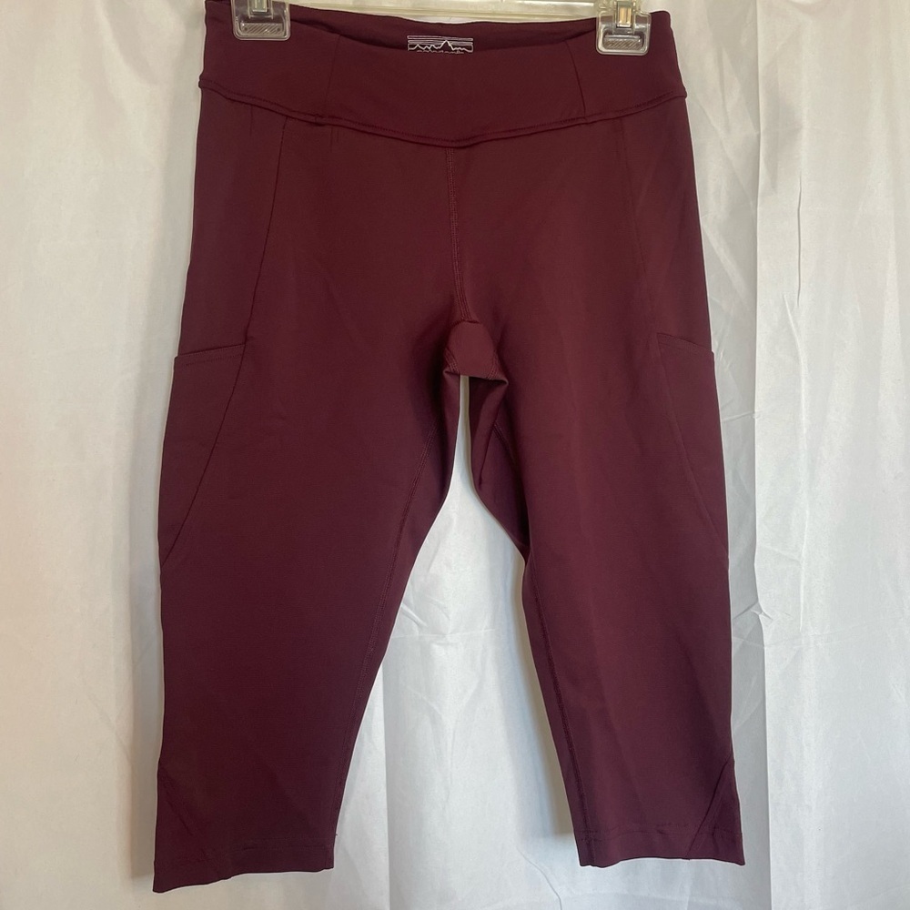 PATAGONIA Women’s Burgundy Purple Capri Leggings Pockets Size Small